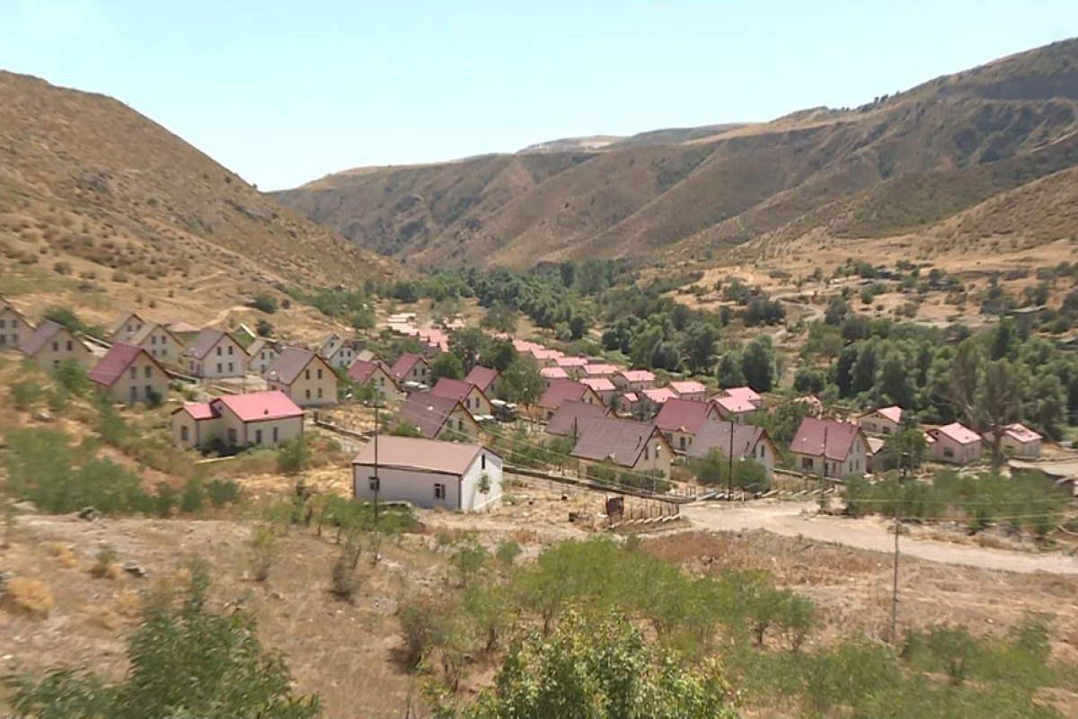 lacinda-iki-mekteb-temir-olunur-sentyabrda-tehvil-verilmesi-nezerde-tutulub
